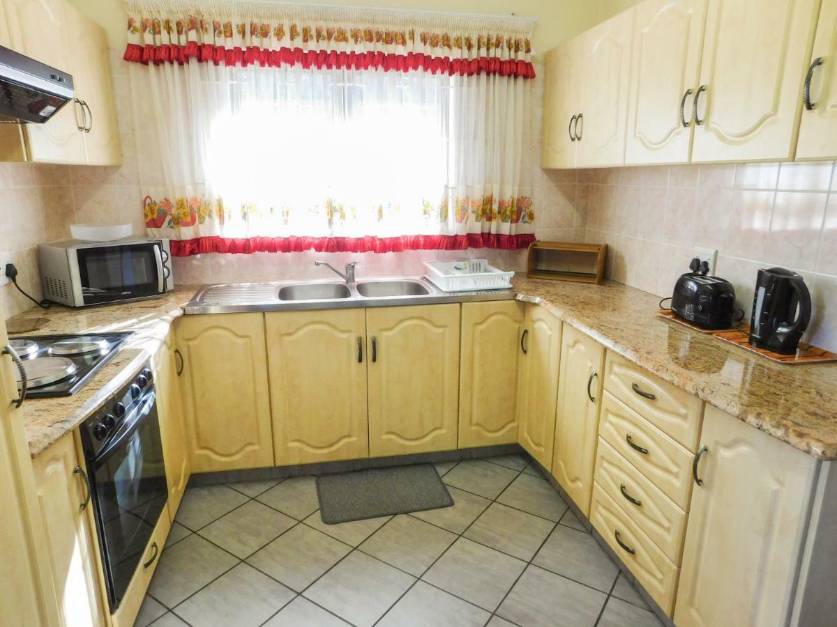 Mama Mia Cottages Oslo Beach Port Shepstone Kültér fotó
