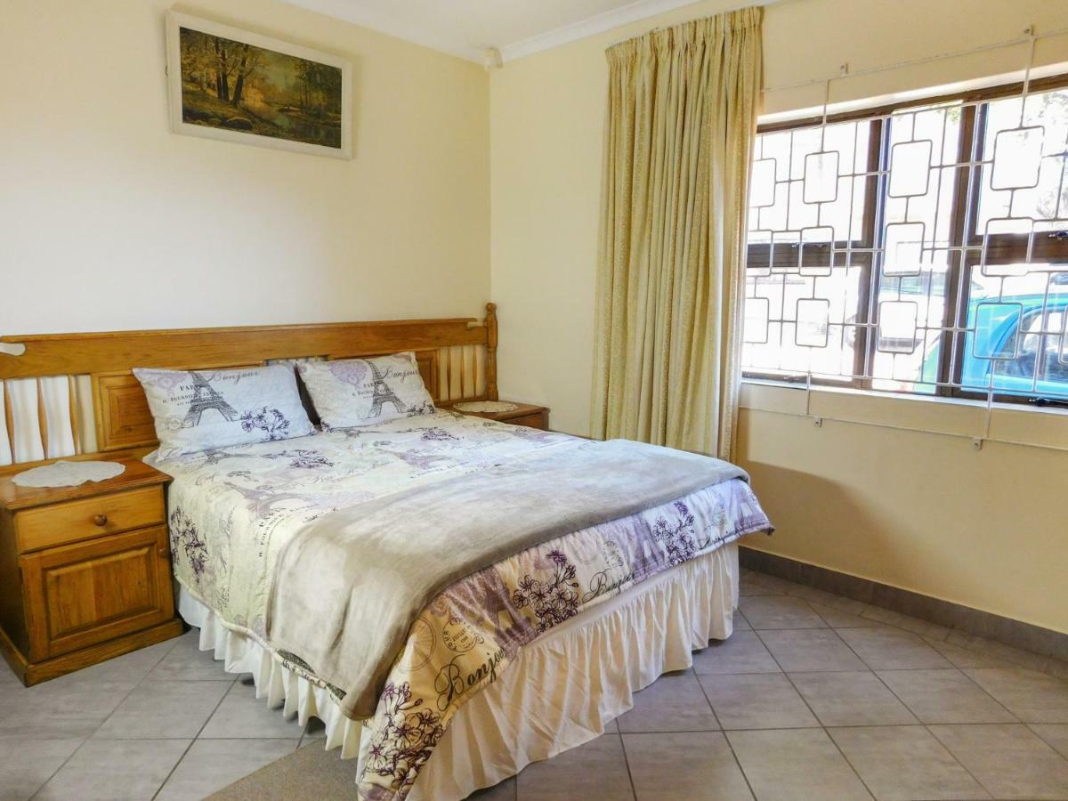 Mama Mia Cottages Oslo Beach Port Shepstone Kültér fotó