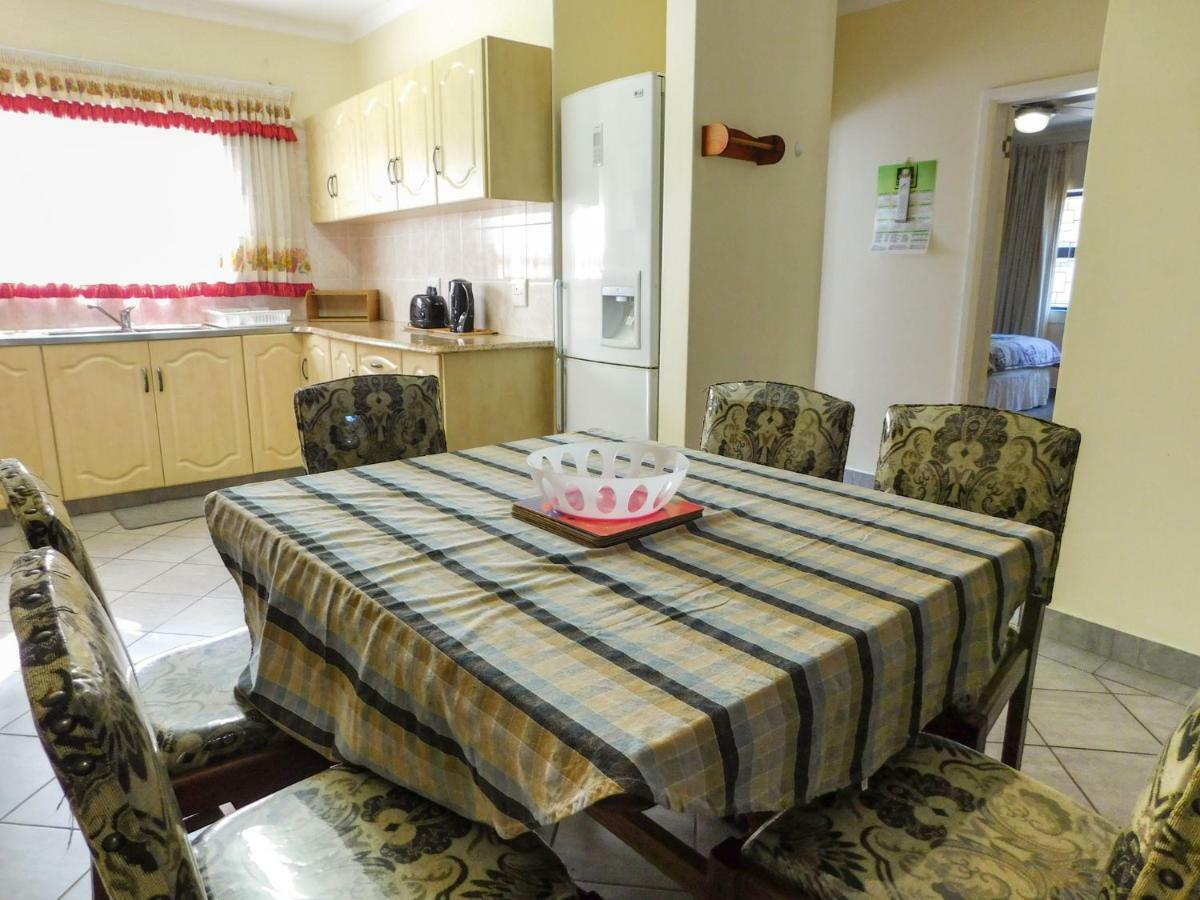 Mama Mia Cottages Oslo Beach Port Shepstone Kültér fotó