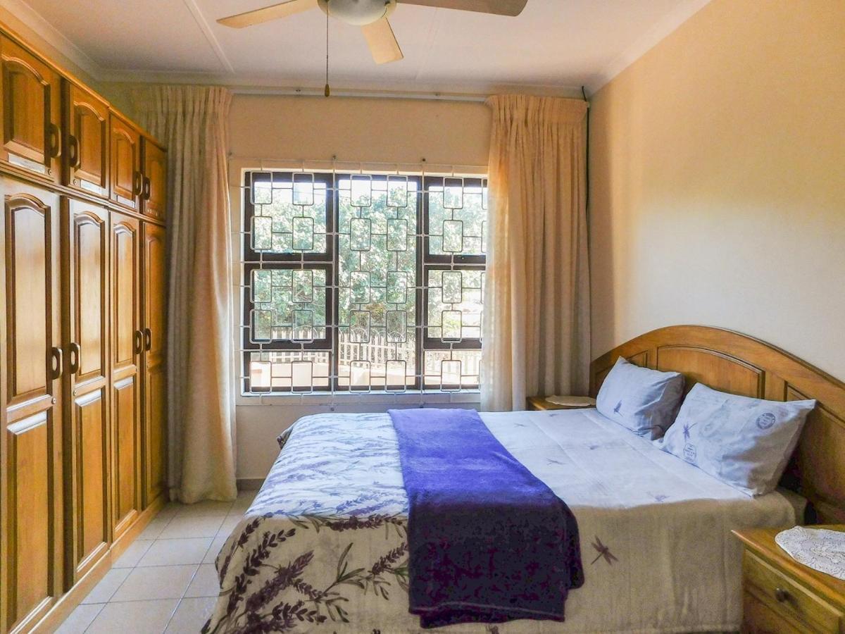 Mama Mia Cottages Oslo Beach Port Shepstone Kültér fotó
