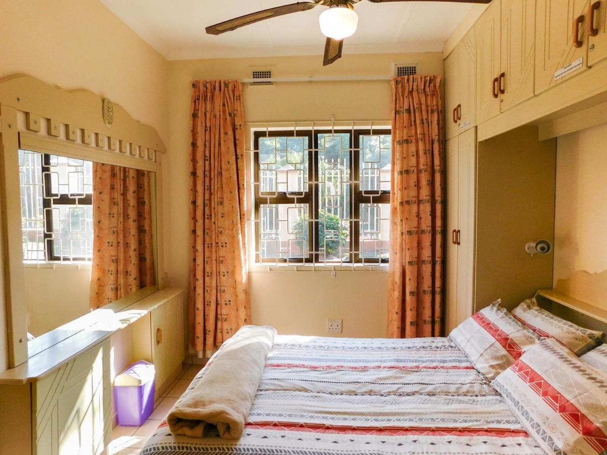 Mama Mia Cottages Oslo Beach Port Shepstone Kültér fotó