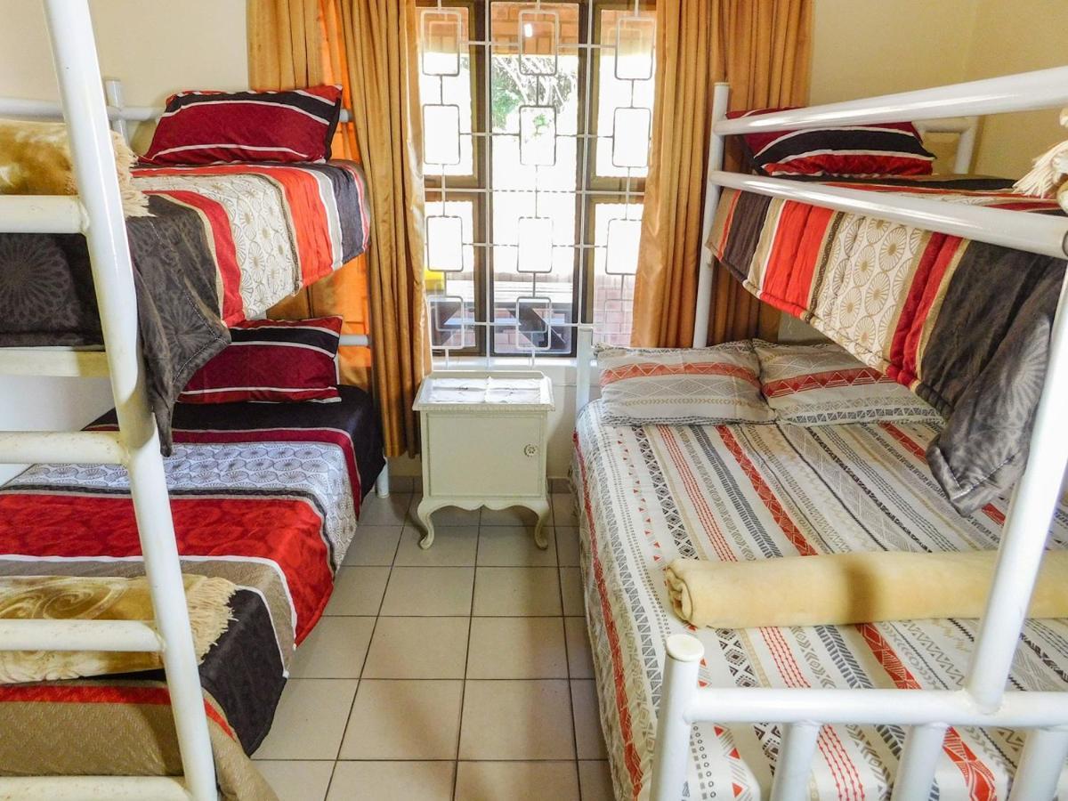 Mama Mia Cottages Oslo Beach Port Shepstone Kültér fotó